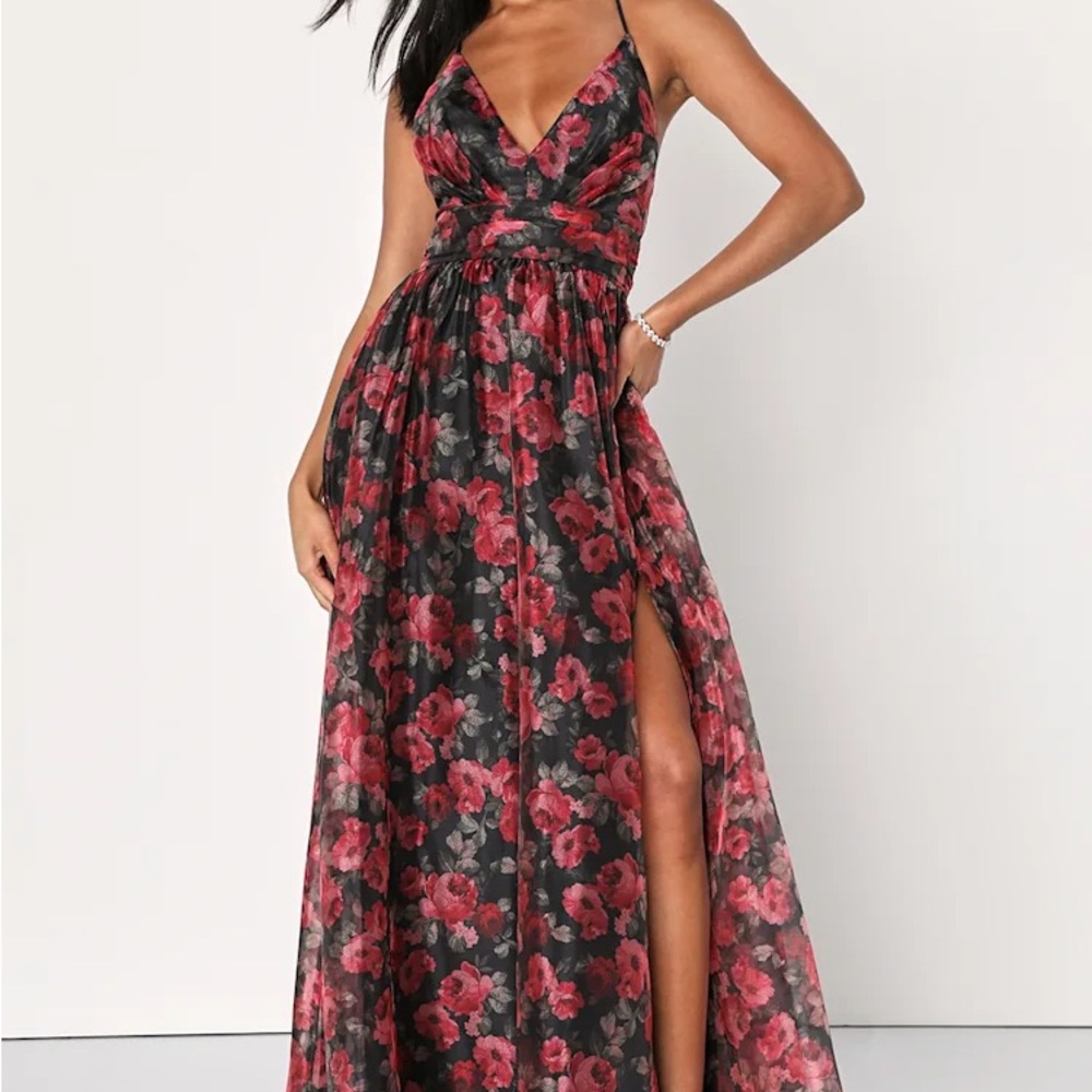 NWT Gown - Lulu’s